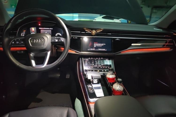 Used Audi Q8 2022 55 TFSI Luxury Dynamic Edition Center Console