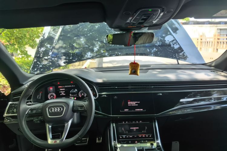 Used Audi Q8 2022 55 TFSI Prestige Dynamic Edition Center Console