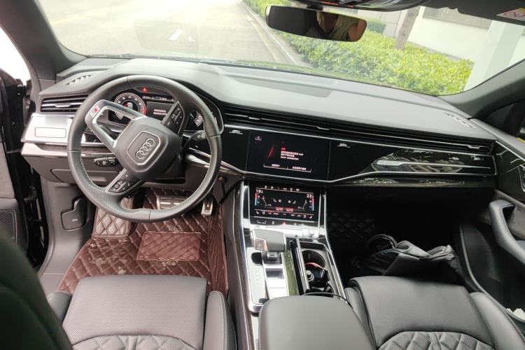 Used Audi Q8 2022 55 TFSI Prestige Dynamic Edition Center Console