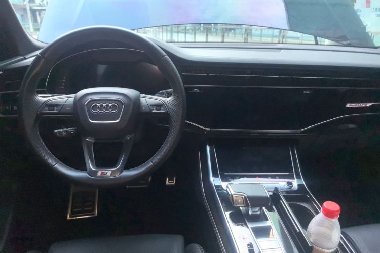 Used Audi Q8  Center Console
