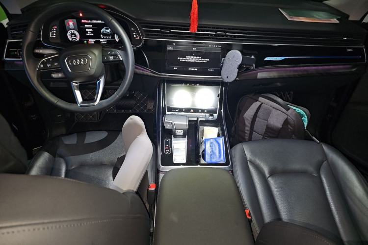 Used Audi Q8 2022 45 TFSI Luxury Dynamic Model Center Console