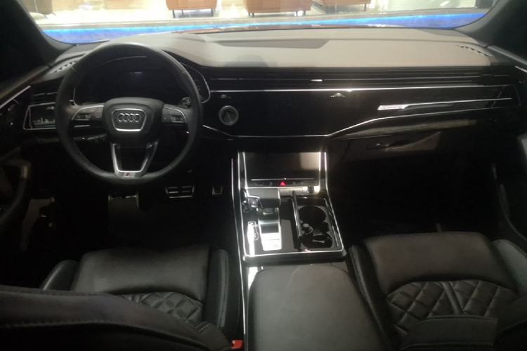Used Audi Q8 2022 55 TFSI Prestige Dynamic Edition Center Console