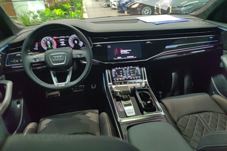 Used Audi Q8 2022 55 TFSI Snow Sports Edition Center Console