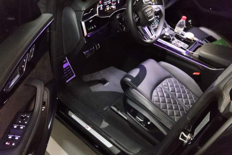 Used Audi Q8 2022 55 TFSI Prestige Dynamic Edition Driver Seat