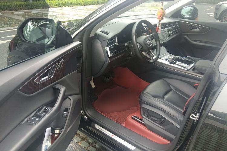 Used Audi Q8 2022 55 TFSI Luxury Dynamic Edition Driver Seat