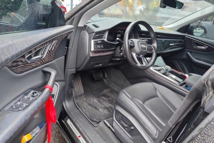 Used Audi Q8 2022 55 TFSI Luxury Dynamic Edition Driver Seat