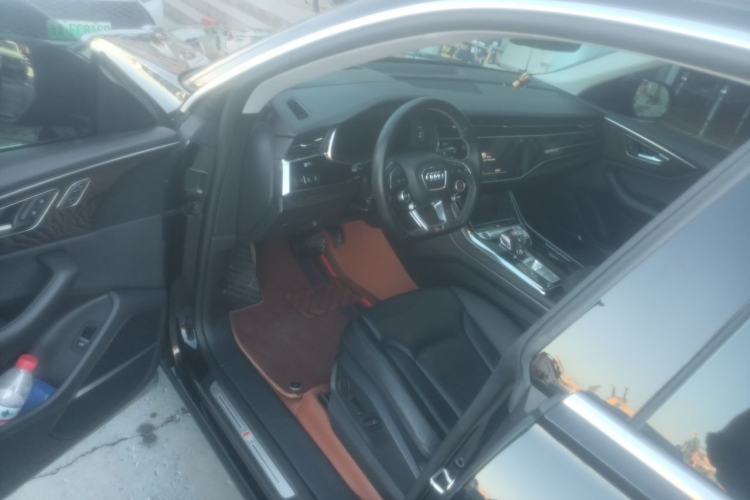 Used Audi Q8 2022 55 TFSI Luxury Dynamic Edition Driver Seat