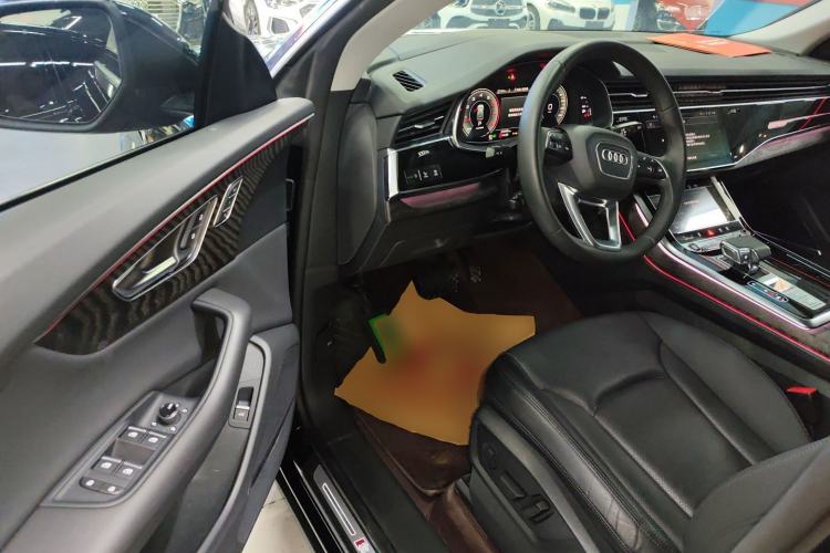 Used Audi Q8 2022 55 TFSI Luxury Dynamic Edition Driver Seat