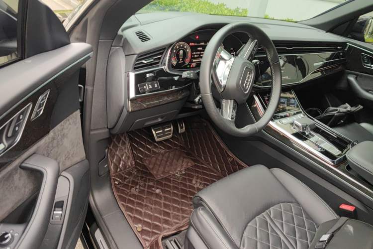 Used Audi Q8 2022 55 TFSI Prestige Dynamic Edition Driver Seat