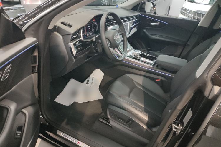Used Audi Q8 2022 55 TFSI Luxury Dynamic Edition Driver Seat