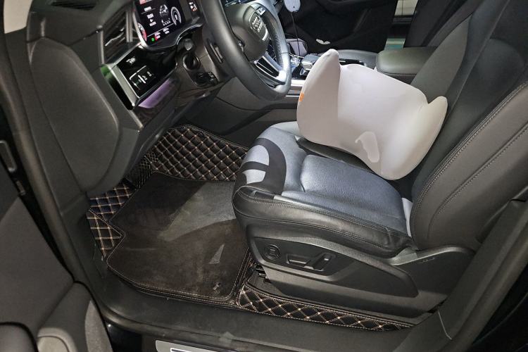 Used Audi Q8 2022 45 TFSI Luxury Dynamic Model Driver Seat