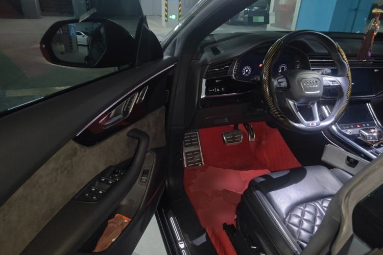 Used Audi Q8 2022 55 TFSI Prestige Dynamic Edition Driver Seat