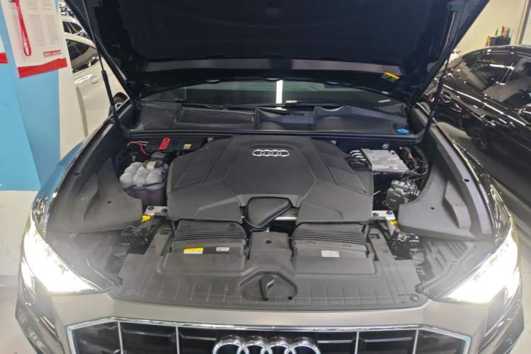 Used Audi Q8 2022 55 TFSI Luxury Dynamic Edition Engine Bay