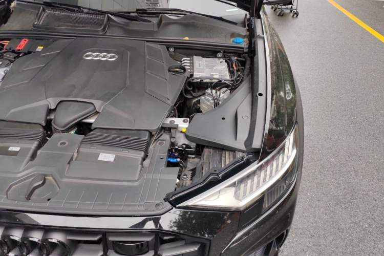 Used Audi Q8 2022 55 TFSI Prestige Dynamic Edition Engine Bay Left