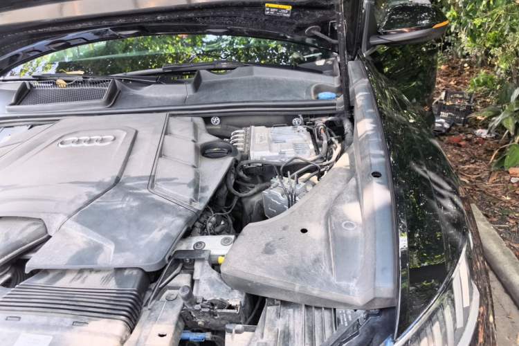 Used Audi Q8 2022 55 TFSI Prestige Dynamic Edition Engine Bay Left