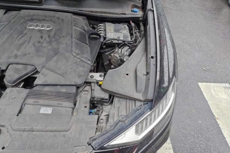 Used Audi Q8 2022 55 TFSI Luxury Dynamic Edition Engine Bay Left