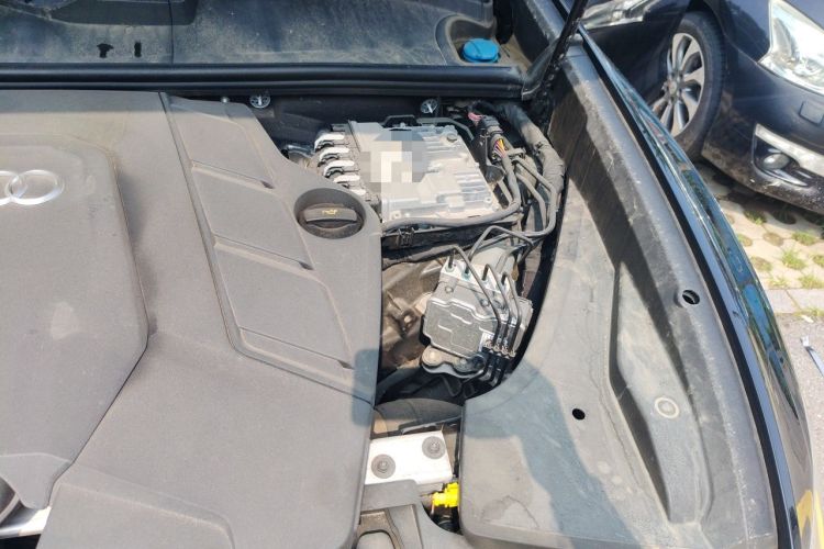 Used Audi Q8 2022 55 TFSI Luxury Dynamic Edition Engine Bay Left