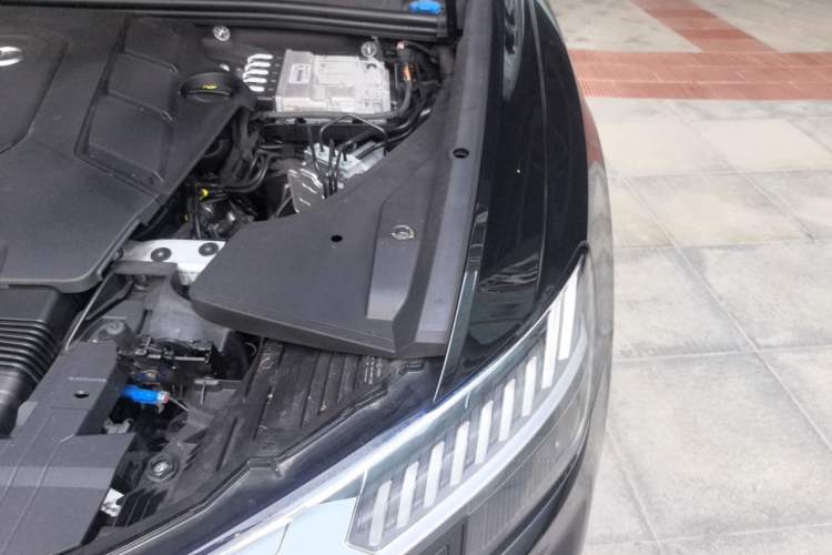 Used Audi Q8  Engine Bay Left