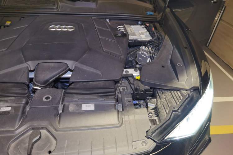 Used Audi Q8 2022 55 TFSI Snow Sports Edition Engine Bay Left