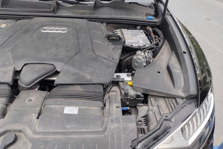Used Audi Q8 2022 55 TFSI Luxury Dynamic Edition Engine Bay Left