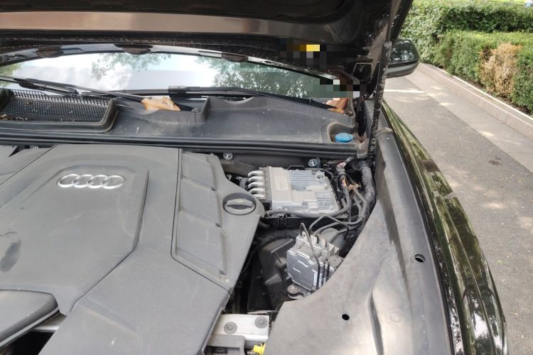 Used Audi Q8 2022 55 TFSI Snow Sports Edition Engine Bay Left