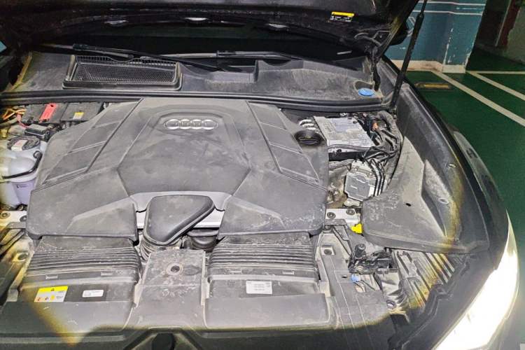 Used Audi Q8 2022 55 TFSI Luxury Dynamic Edition Engine Bay Left