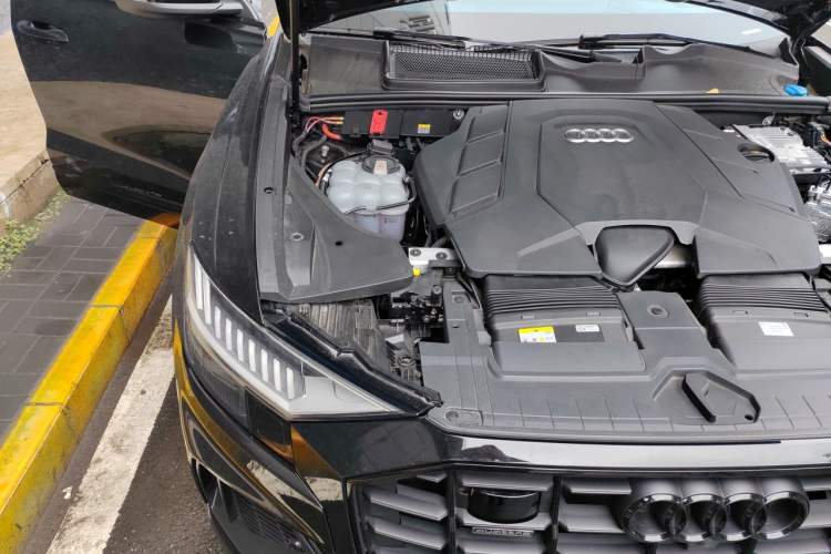 Used Audi Q8 2022 55 TFSI Prestige Dynamic Edition Engine Bay Right