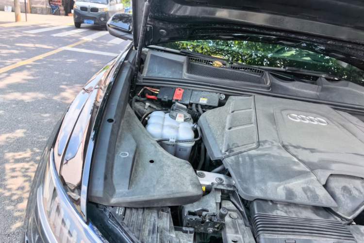 Used Audi Q8 2022 55 TFSI Prestige Dynamic Edition Engine Bay Right