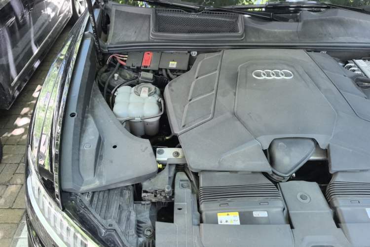 Used Audi Q8 2022 55 TFSI Prestige Dynamic Edition Engine Bay Right