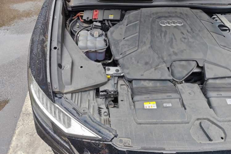 Used Audi Q8 2022 55 TFSI Luxury Dynamic Edition Engine Bay Right