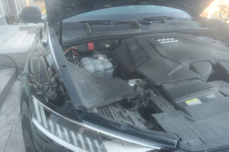 Used Audi Q8 2022 55 TFSI Luxury Dynamic Edition Engine Bay Right