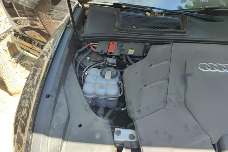 Used Audi Q8 2022 55 TFSI Prestige Dynamic Edition Engine Bay Right