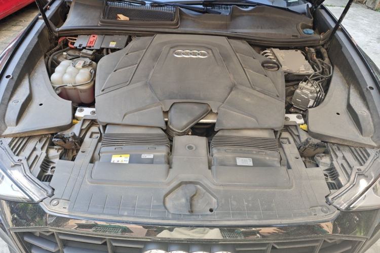 Used Audi Q8 2022 55 TFSI Luxury Dynamic Edition Engine Bay