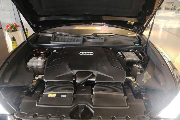 Used Audi Q8 2022 55 TFSI Luxury Dynamic Edition Engine Bay
