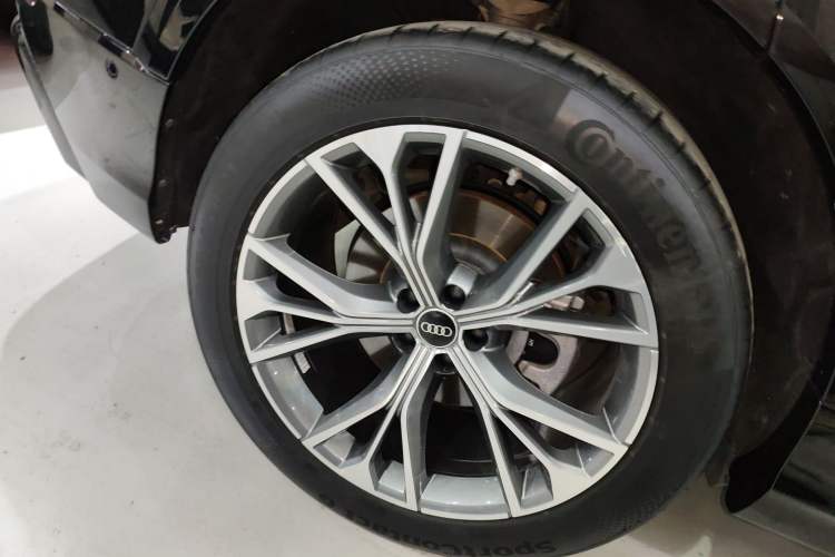 Used Audi Q8 2022 55 TFSI Luxury Dynamic Edition Exterior 5