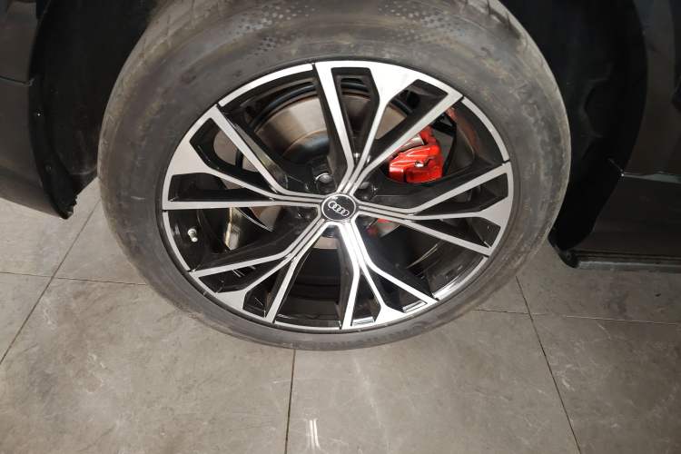 Used Audi Q8 2022 55 TFSI Luxury Dynamic Edition Exterior 5
