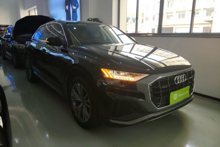 Used Audi Q8 2022 55 TFSI Luxury Dynamic Edition Front Right 45 Deg