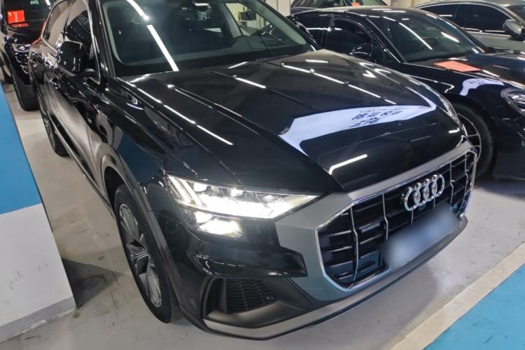 Used Audi Q8 2022 55 TFSI Luxury Dynamic Edition Front Right 45 Deg
