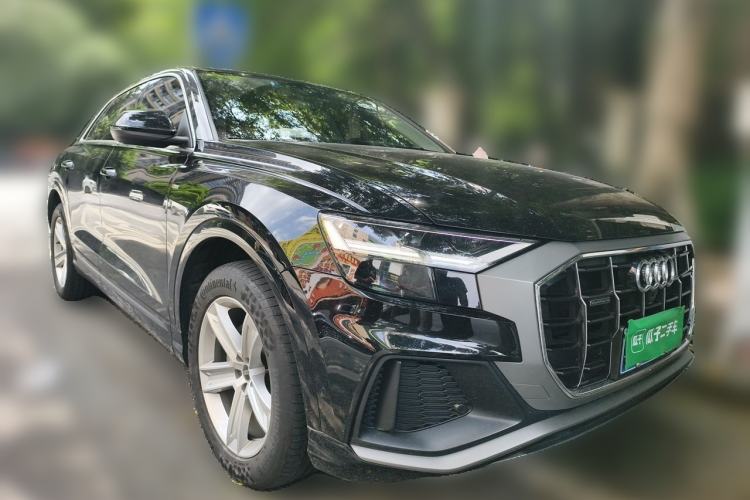 Used Audi Q8 2022 45 TFSI Luxury Dynamic Model Front Right 45 Deg
