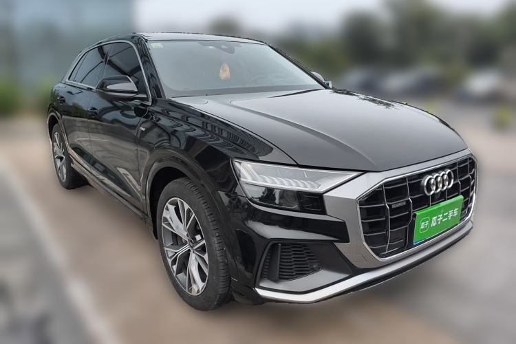 Used Audi Q8 2022 55 TFSI Luxury Dynamic Edition Front Right 45 Deg