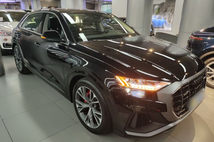 Used Audi Q8 2022 55 TFSI Luxury Dynamic Edition Front Right 45 Deg