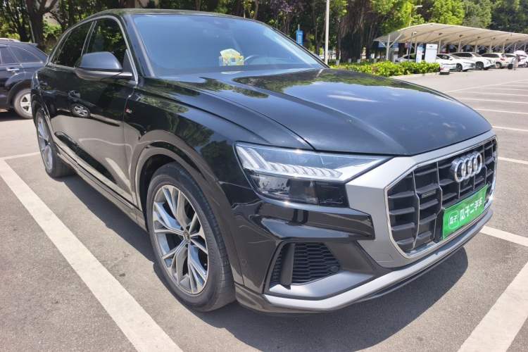 Used Audi Q8 2022 55 TFSI Luxury Dynamic Edition Front Right 45 Deg
