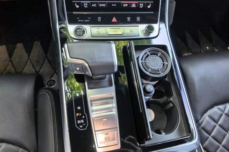 Used Audi Q8 2022 55 TFSI Prestige Dynamic Edition Gear Lever