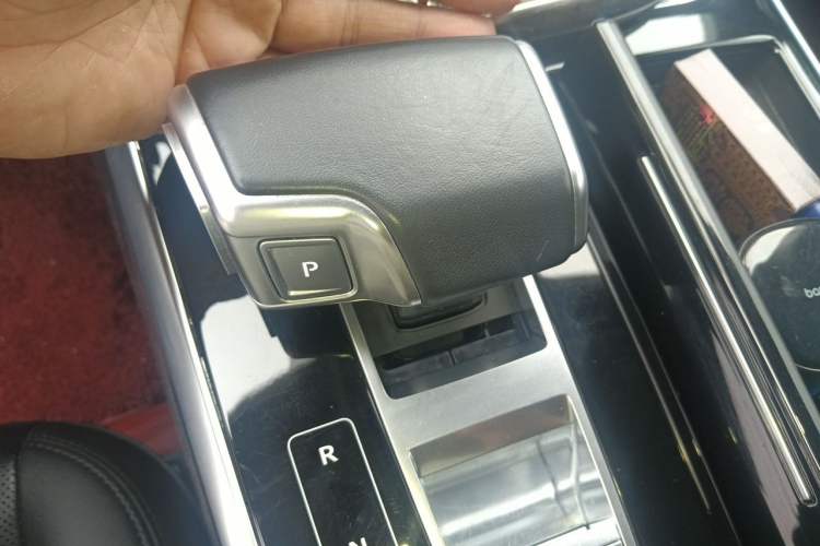 Used Audi Q8 2022 55 TFSI Luxury Dynamic Edition Gear Lever