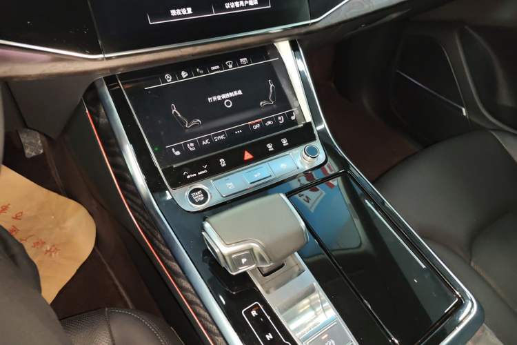 Used Audi Q8 2022 55 TFSI Luxury Dynamic Edition Gear Lever