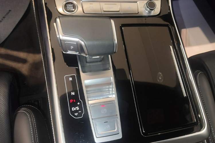 Used Audi Q8  Gear Lever