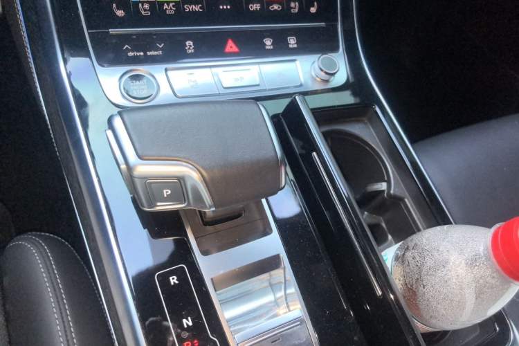 Used Audi Q8  Gear Lever
