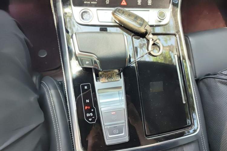 Used Audi Q8 2022 55 TFSI Prestige Dynamic Edition Gear Lever