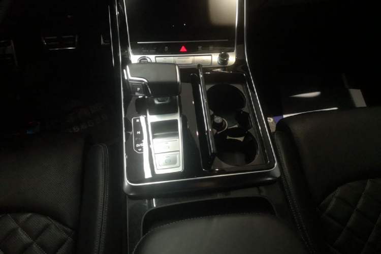 Used Audi Q8 2022 55 TFSI Prestige Dynamic Edition Gear Lever