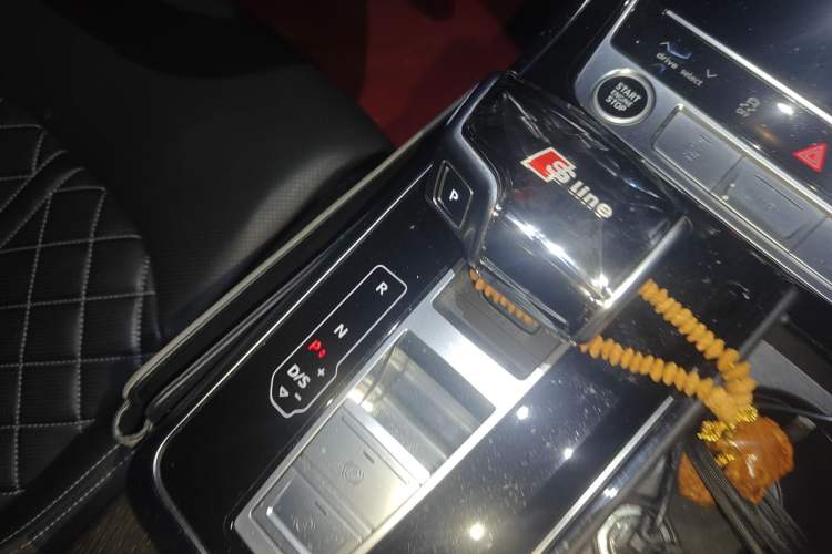 Used Audi Q8 2022 55 TFSI Prestige Dynamic Edition Gear Lever